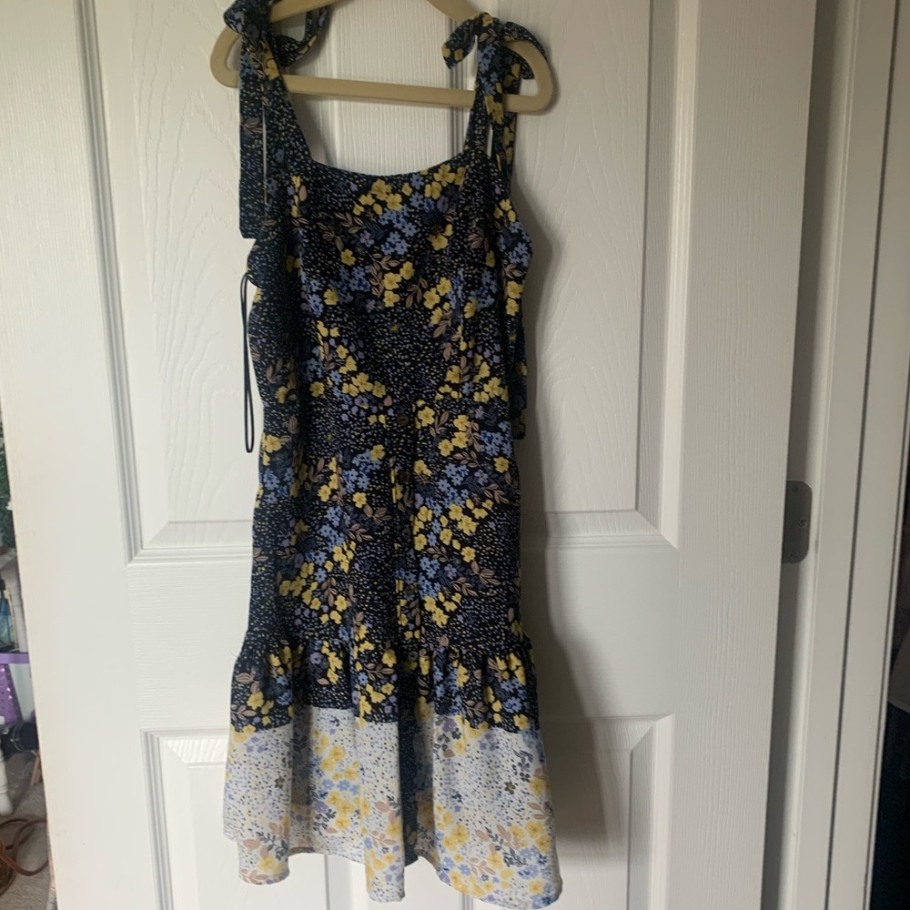 tie sleeve dress